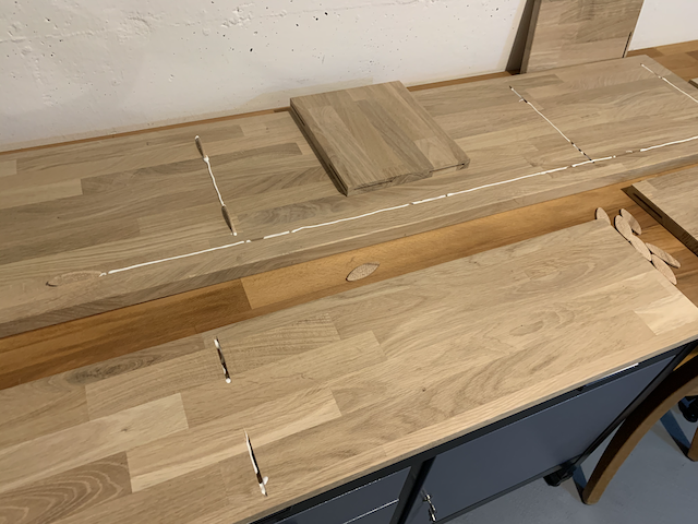 Zusammenbau mit Hilfe von Flachdübeln