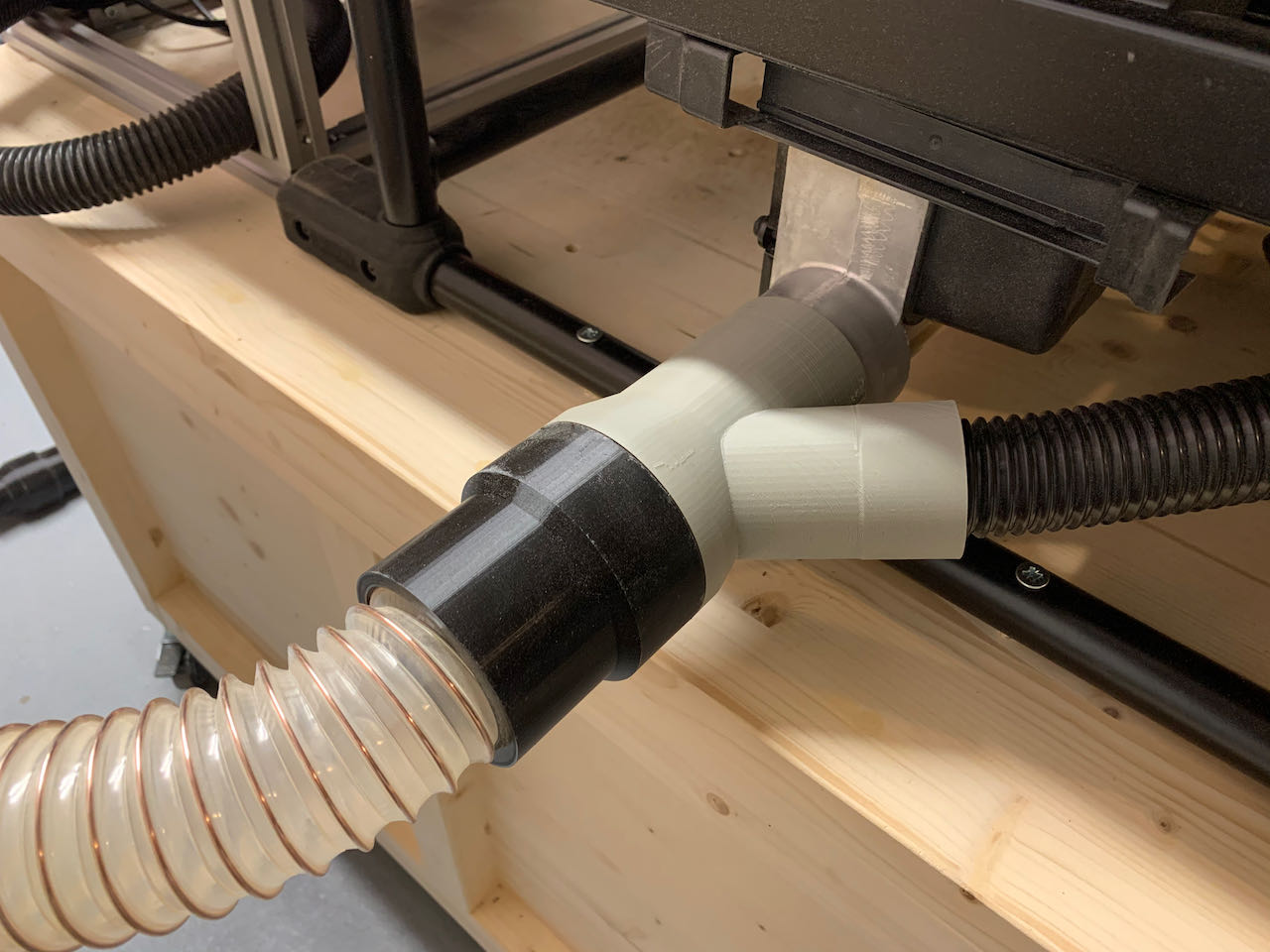 Adapter mit Schläuchen angeschlossen