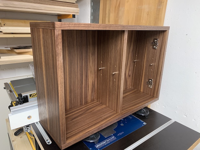 Hängeschrank verleimt