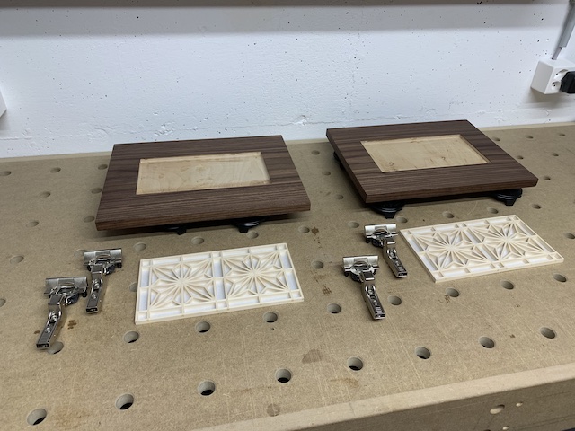 Türen, Scharniere, Panele