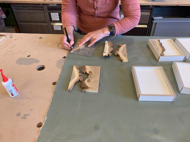 Holzbrettchen einpassen